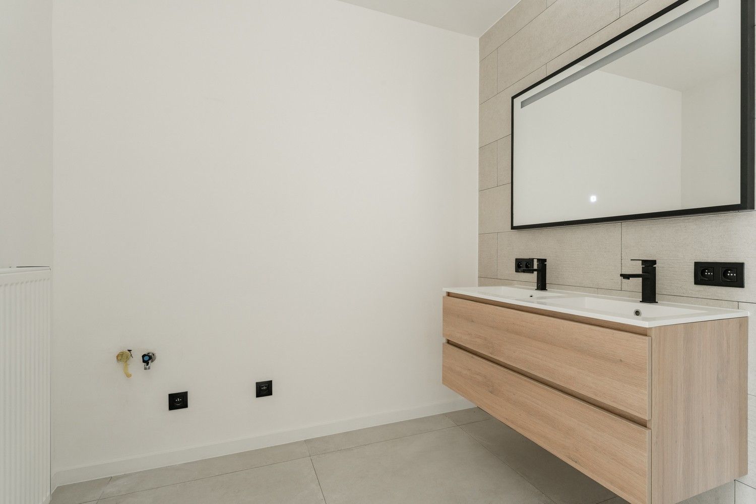 Zeer ruim 3 SLK appartement 2 terrassen met privatieve garagebox en berging en eigen trappenhal foto 19