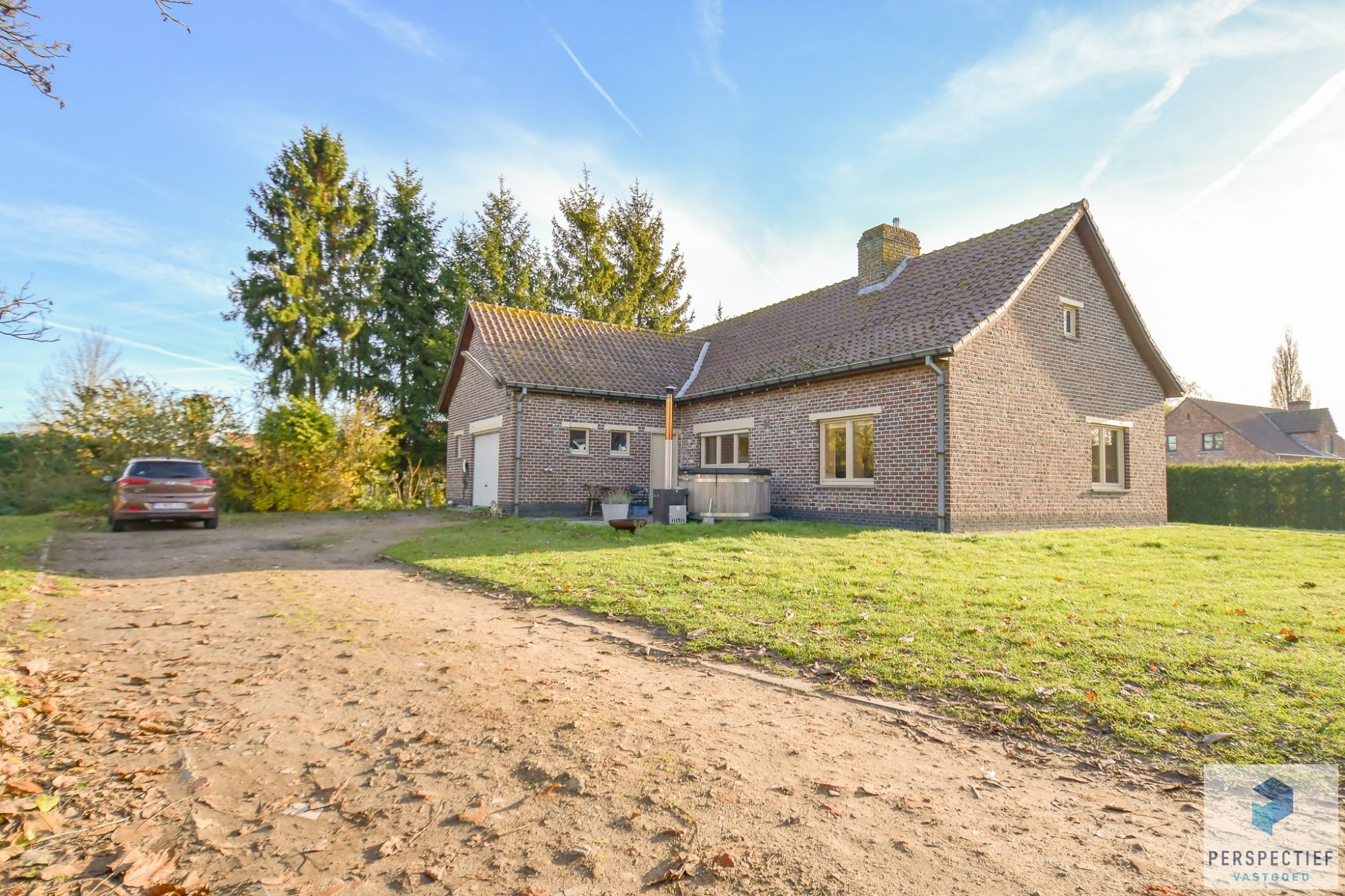 Landelijke woning met een magazijn, schuur en weide op 10&nbsp;224m² foto 2