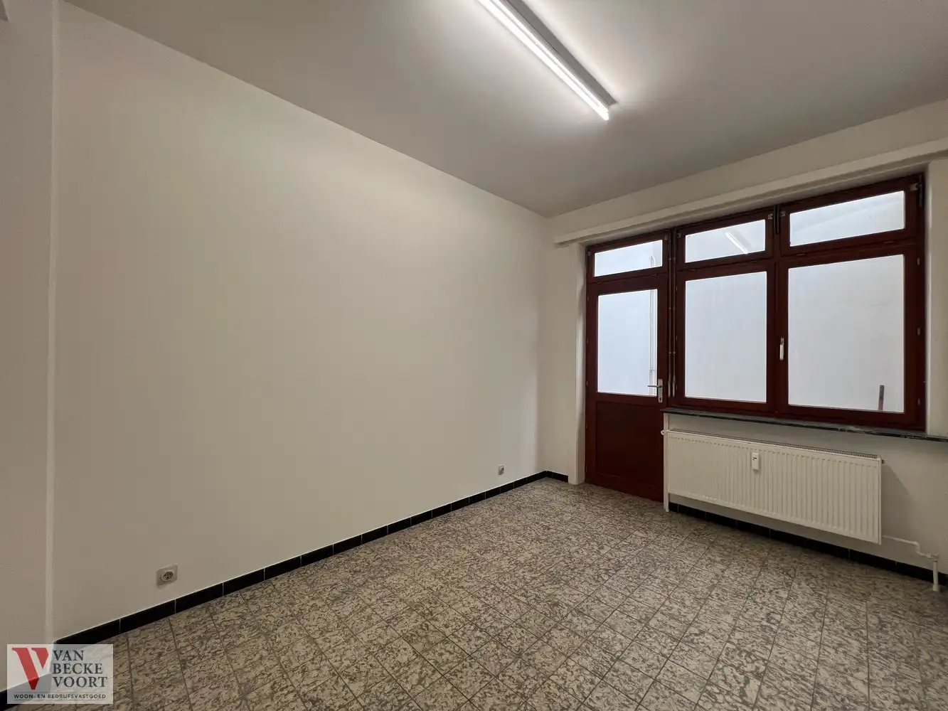 Handelsgelijkvloers 110m² foto 11