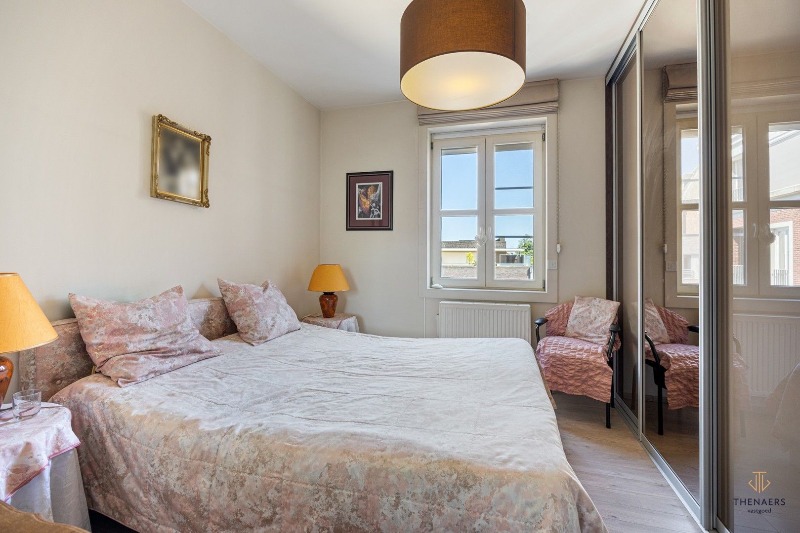 Zeer ruim appartement met 3 slaapkamers & 2 autostaanplaatsen op toplocatie. foto 19