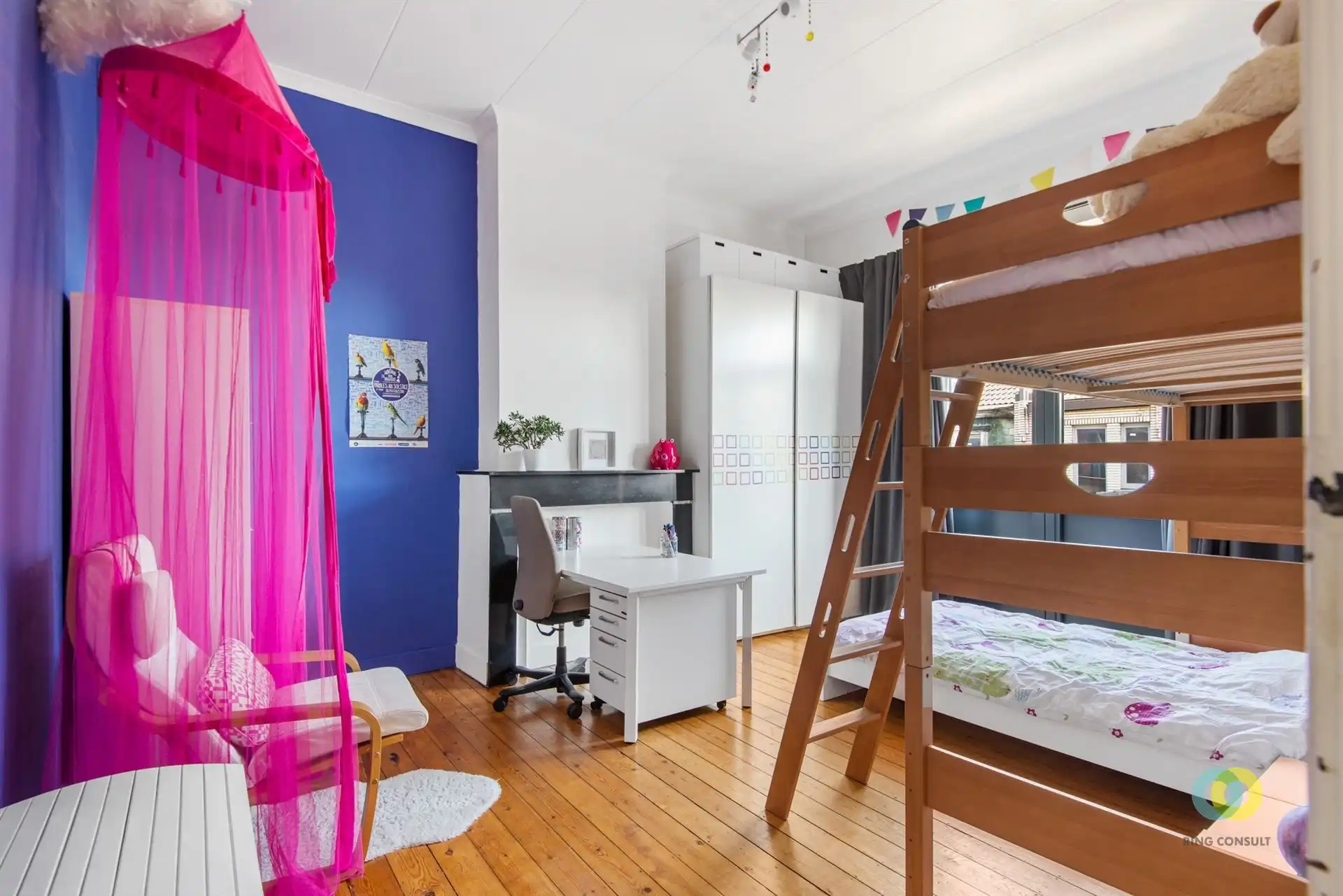 Charmante eengezinswoning met tuin foto 14