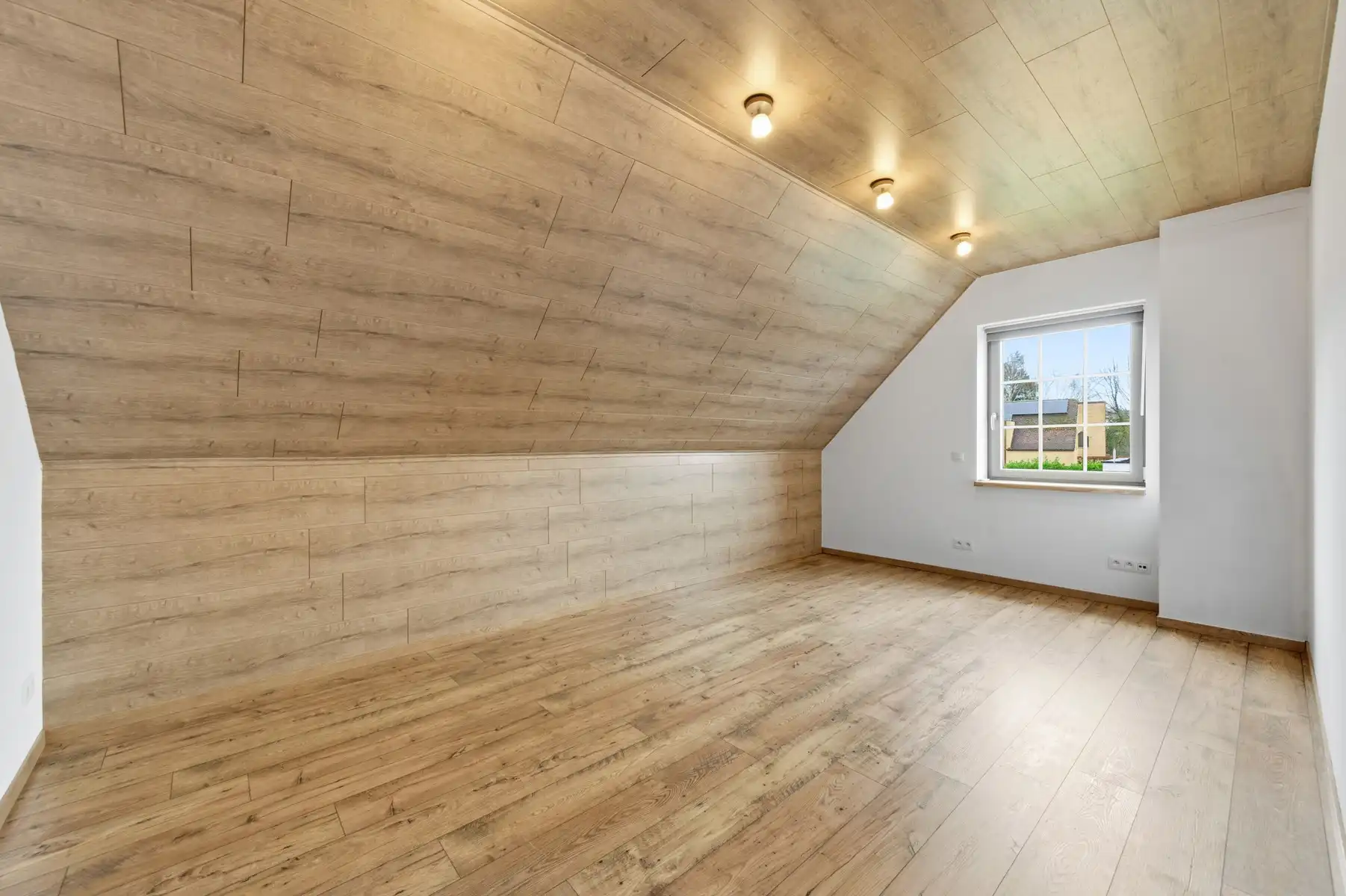 Recente BEN villa met 1,7 ha weiland foto 15