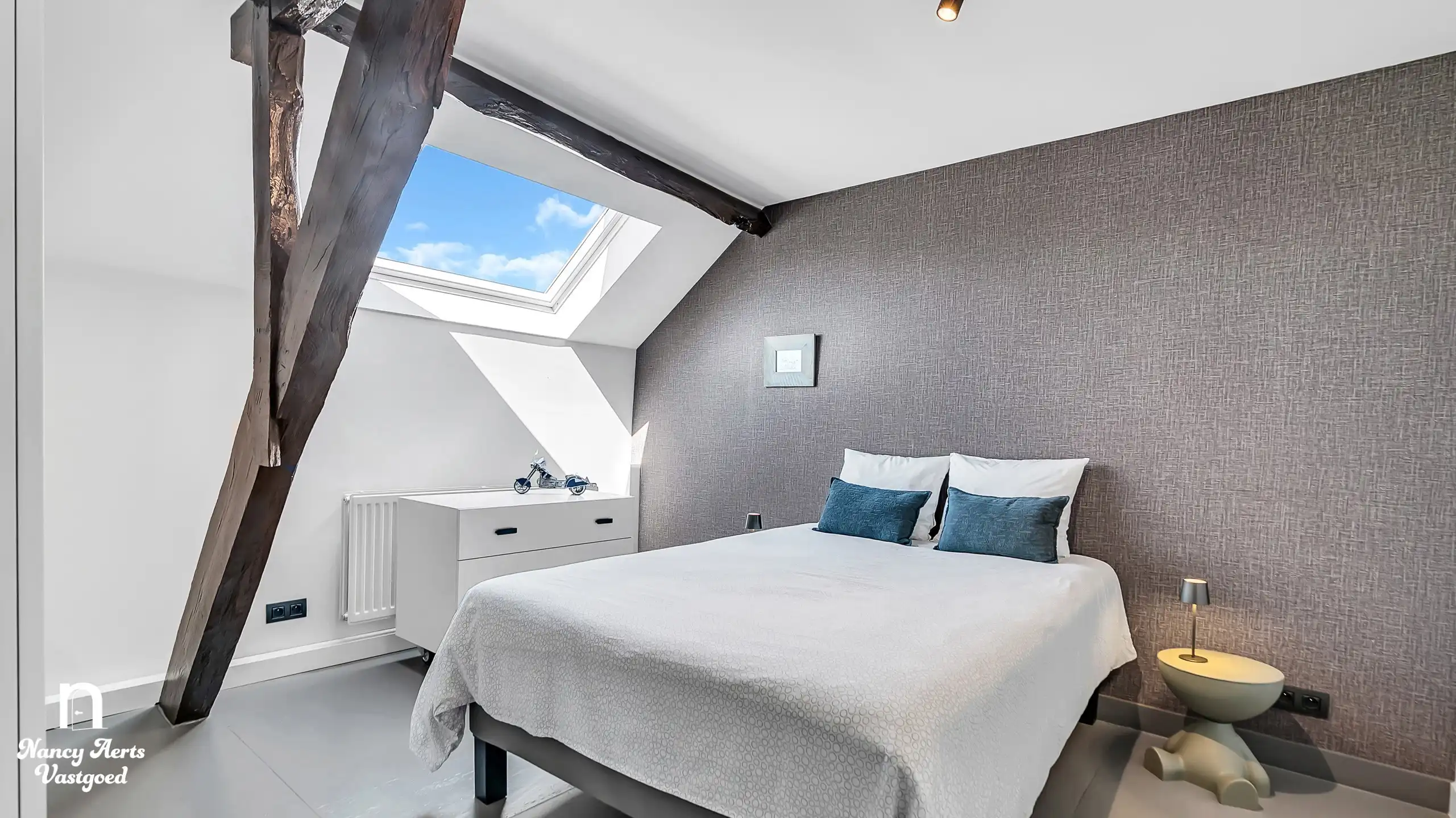 Luxe villa met karakter en hedendaags comfort in het groen foto 20