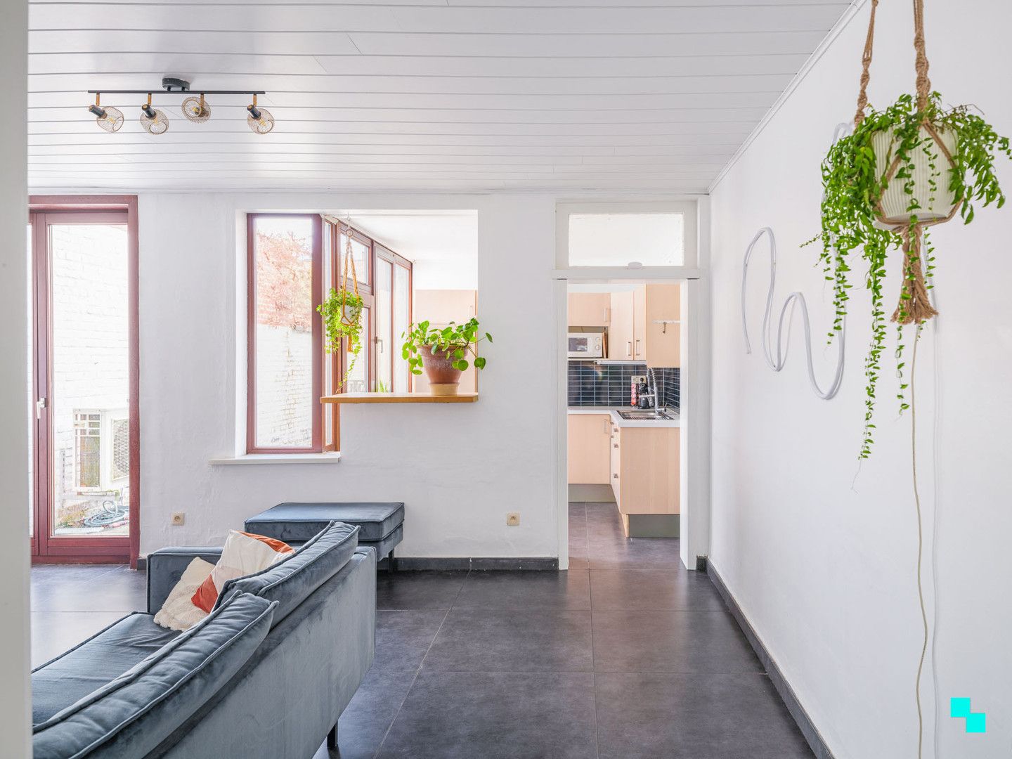 Charmante op te frissen woning met drie kamers en zonnige tuin foto 5