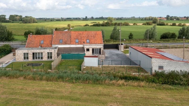 Groot-Diksmuide. Nieuwkapelle. Idyllisch gelegen charmante PAARDENHOEVE MET STALLINGEN, PADDOCK EN WEILAND gelegen in uitgestrekt natuurgebied en waterbeddingen.  UNIEK STUKJE PARADIJS foto 18