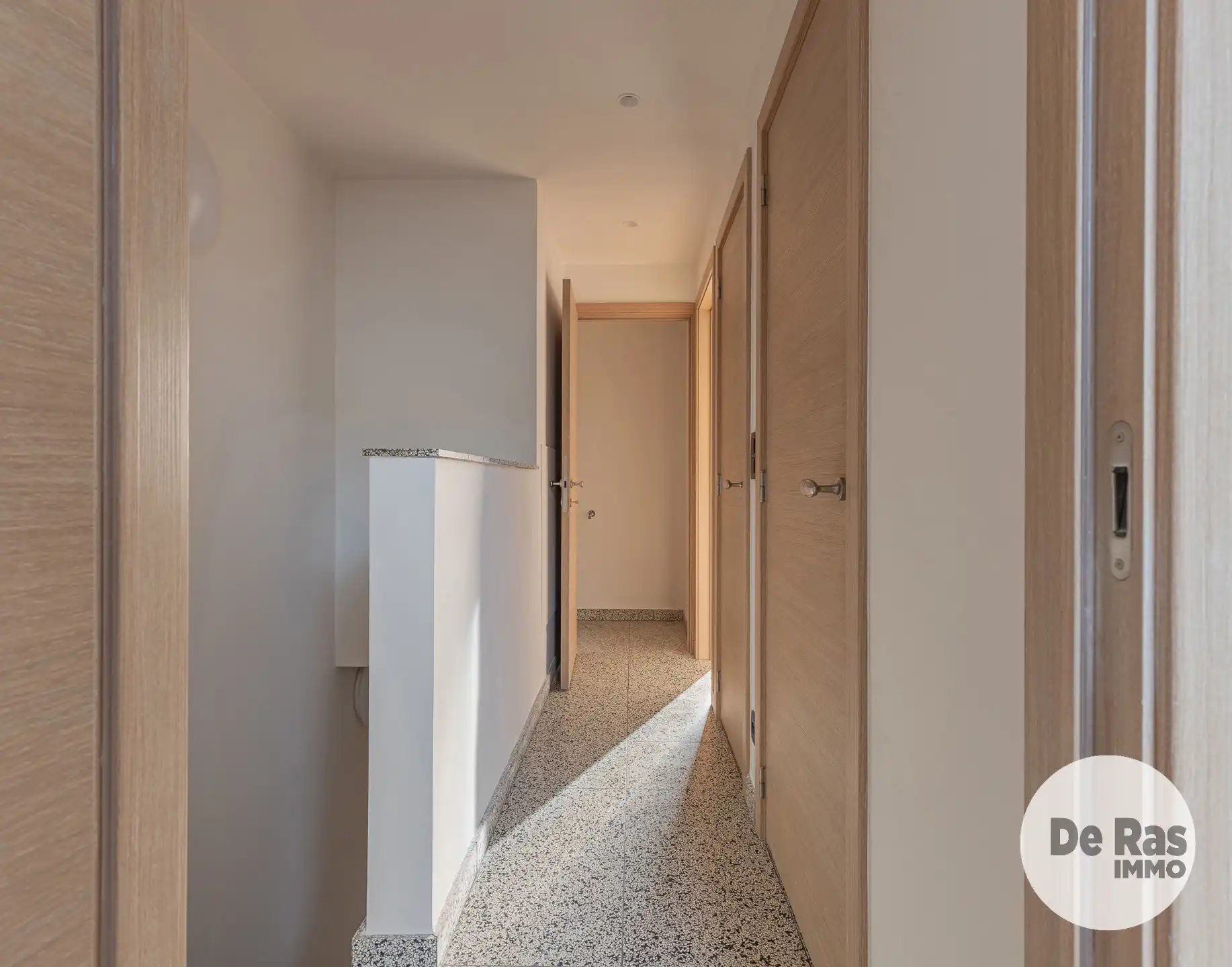 AALST - Kantoorruimte met vernieuwd appartement in centrum foto 18