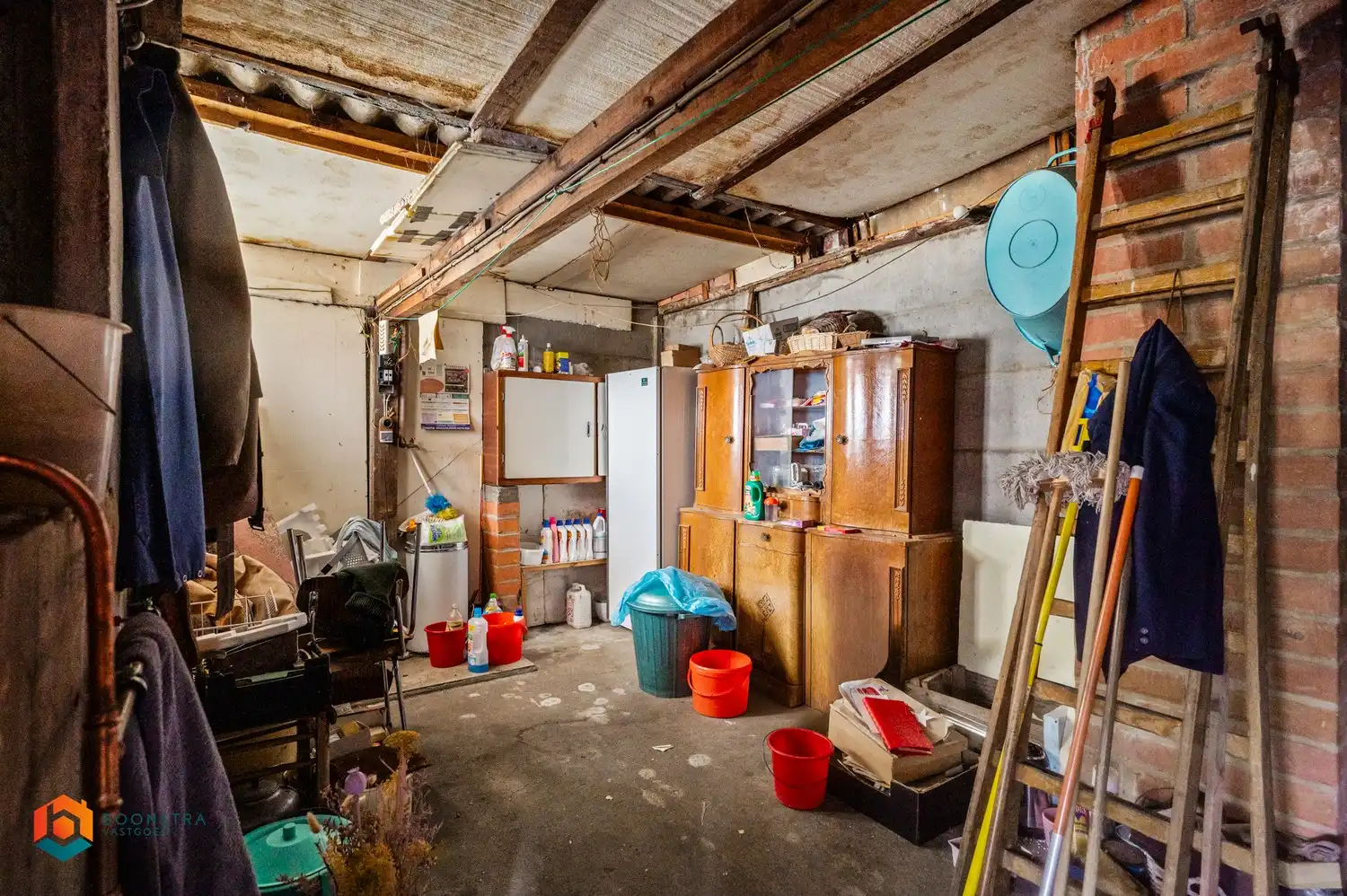 Te renoveren woning op toplocatie te Putte foto 12