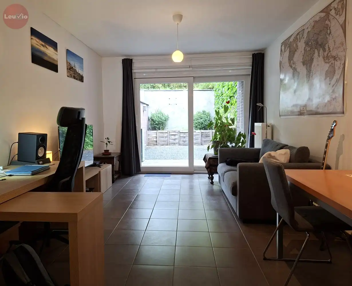 Ruim gelijkvloers appartement / 2 slpkms / autostaanplaats /tuintje in stadsrand foto 5