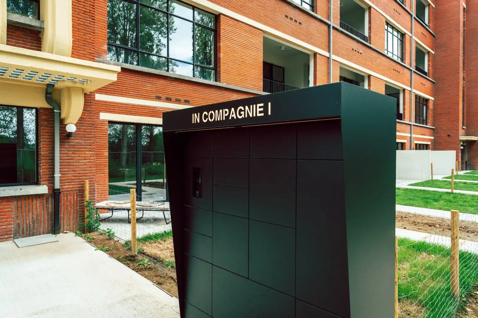 Unieke stadswoning in een groene omgeving foto 28