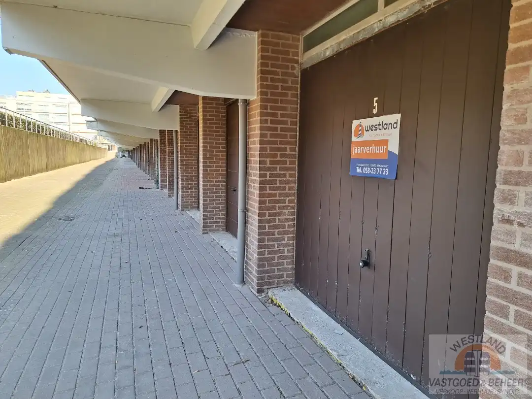 Toegankelijke garagebox vlakbij de dijk foto {{pictureIndex}}