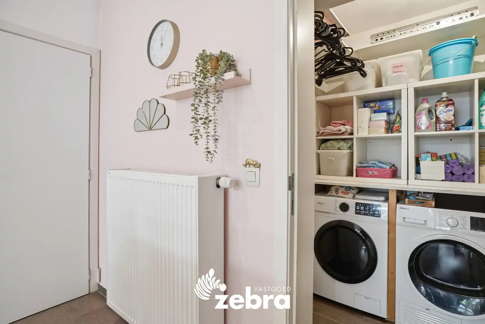 Instapklare, volledig gerenoveerde woning in Tielt met tuin, terras en uitweg! foto 14