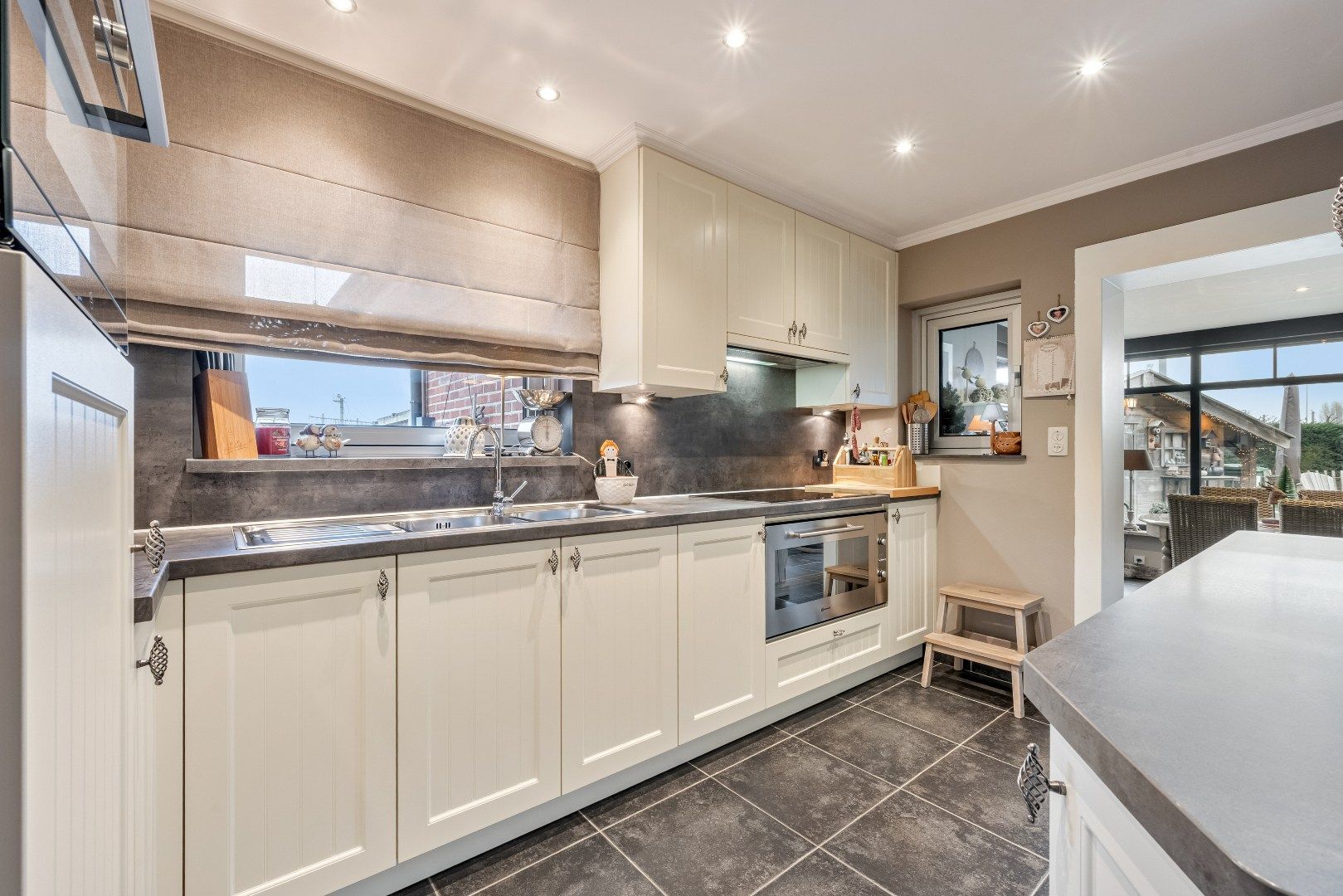 Luxueus vernieuwde 3-gevel woning op toplocatie. foto 13