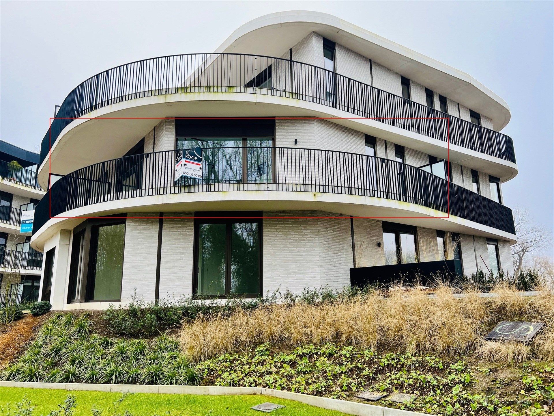Assistentiewoning op de 1ste verdieping met terras foto 2