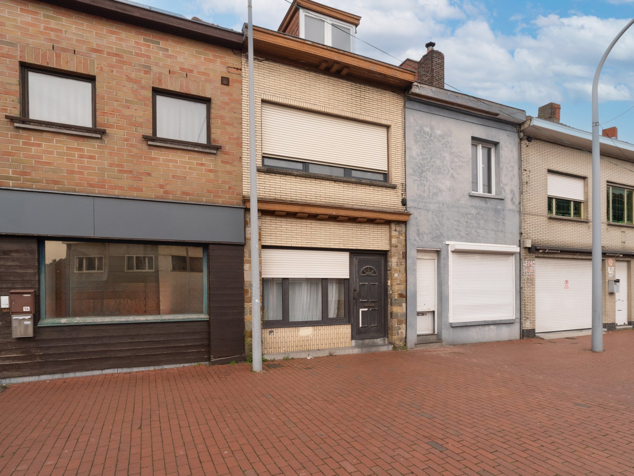 RUIME GEZINSWONING MET 4 SLAAPKAMERS foto {{pictureIndex}}