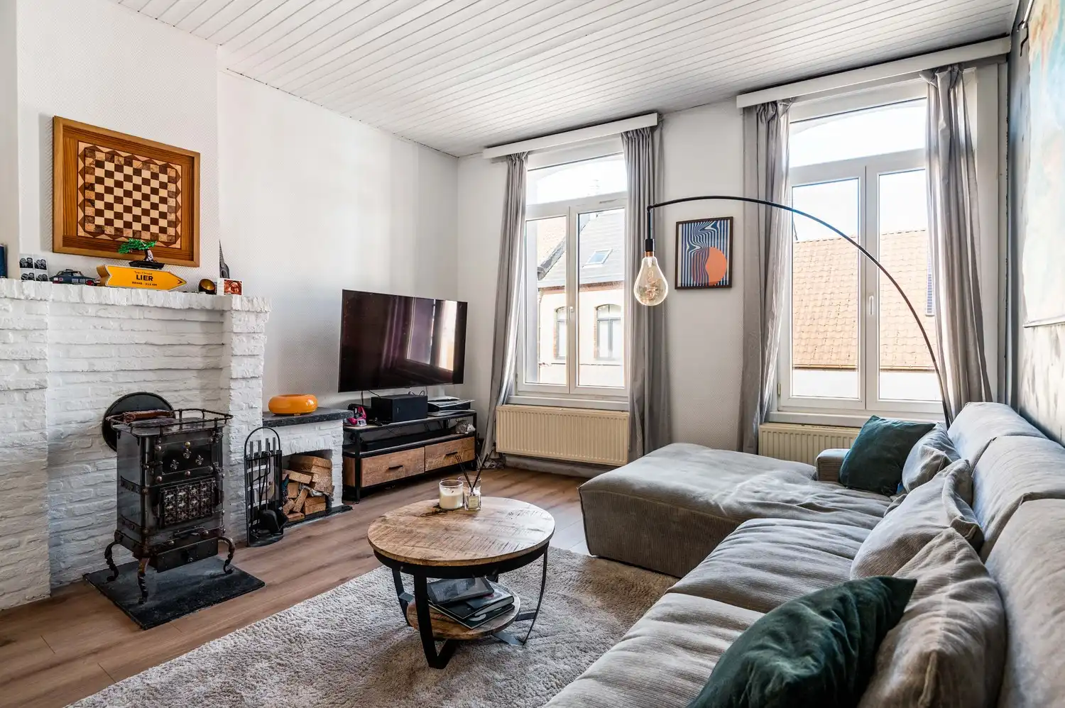 Leuke woning met riant terras en groot magazijn (235m²) te Lier foto 7