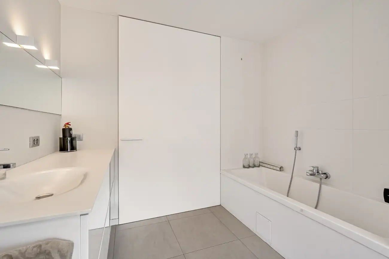 STIJVOL TWEEKAMER APPARTEMENT CENTRUM KNOKKE . foto 11