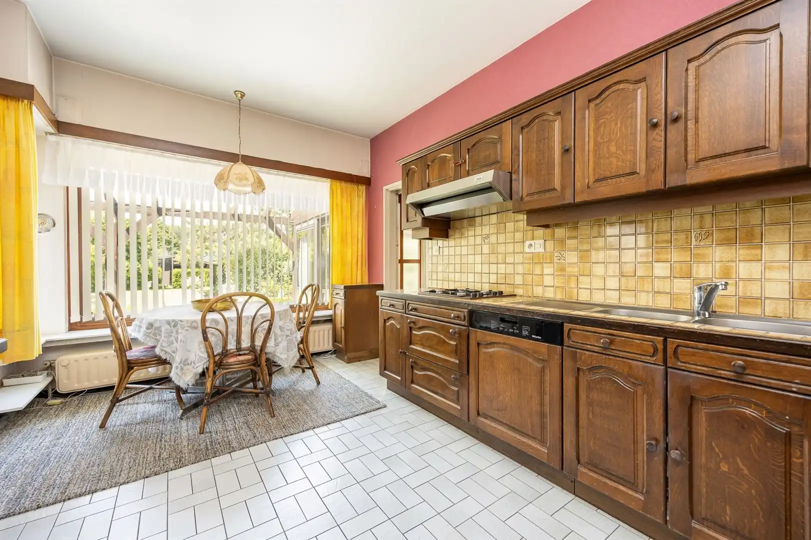 Karaktervolle villa op prachtig perceel van 1.063 m² in residentieel Schoten foto 6