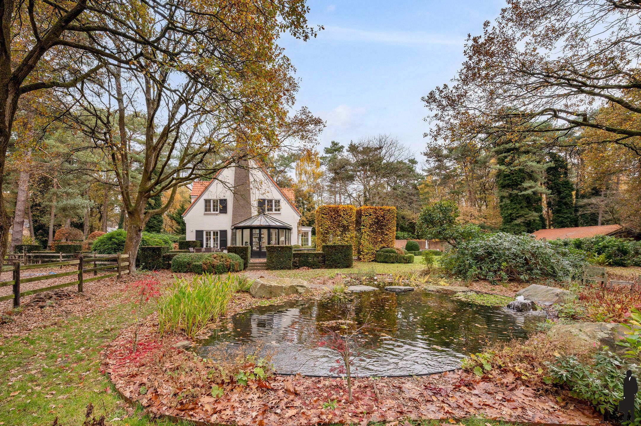 Topgelegen villa met zwembad en paddock!  foto 34