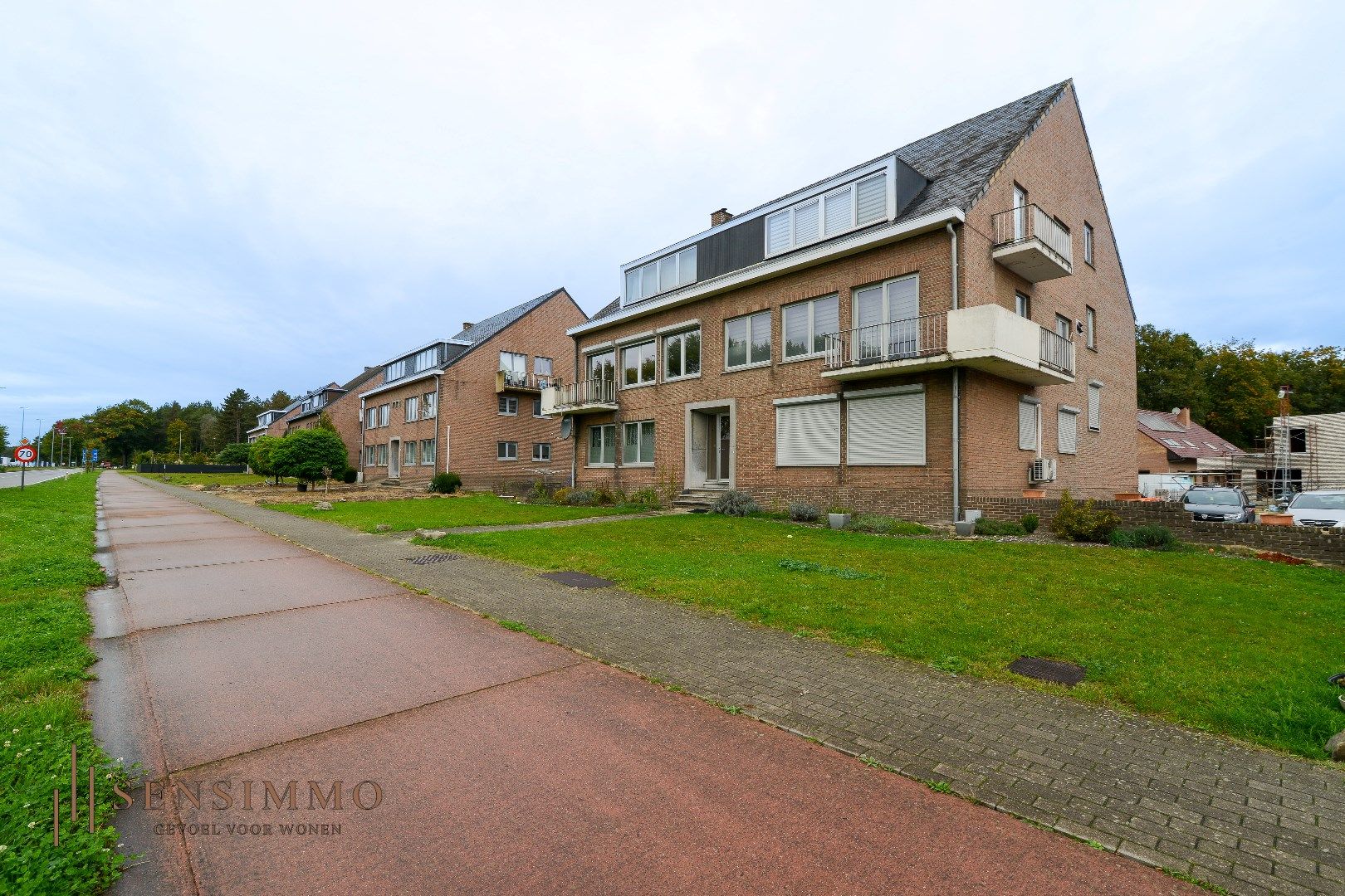 Gelijkvloers appartement van 107m² met 3 slaapkamers en 2 garageboxen. foto 19