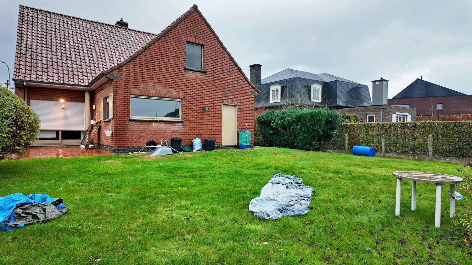 Ruime gezinswoning met grote tuin te huur in Zomergem! foto 10