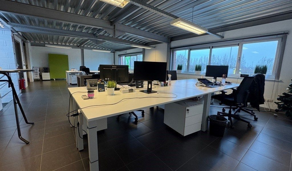 Commercieel gelegen kantoor te huur aan R4 in Mariakerke (Gent) foto 11