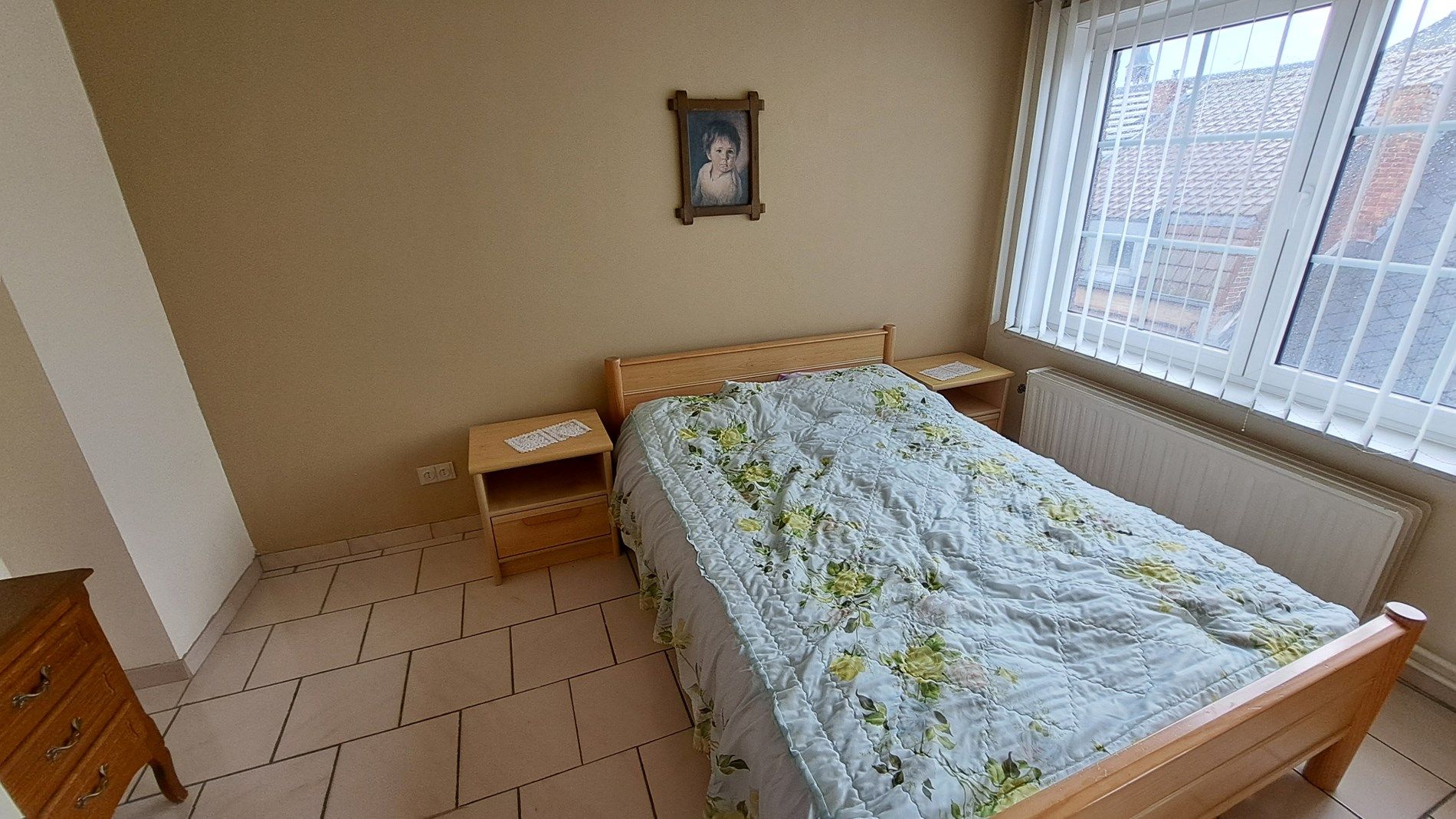 Bel-étage met grote garage, werkplaats en 3 slaapkamers foto 18