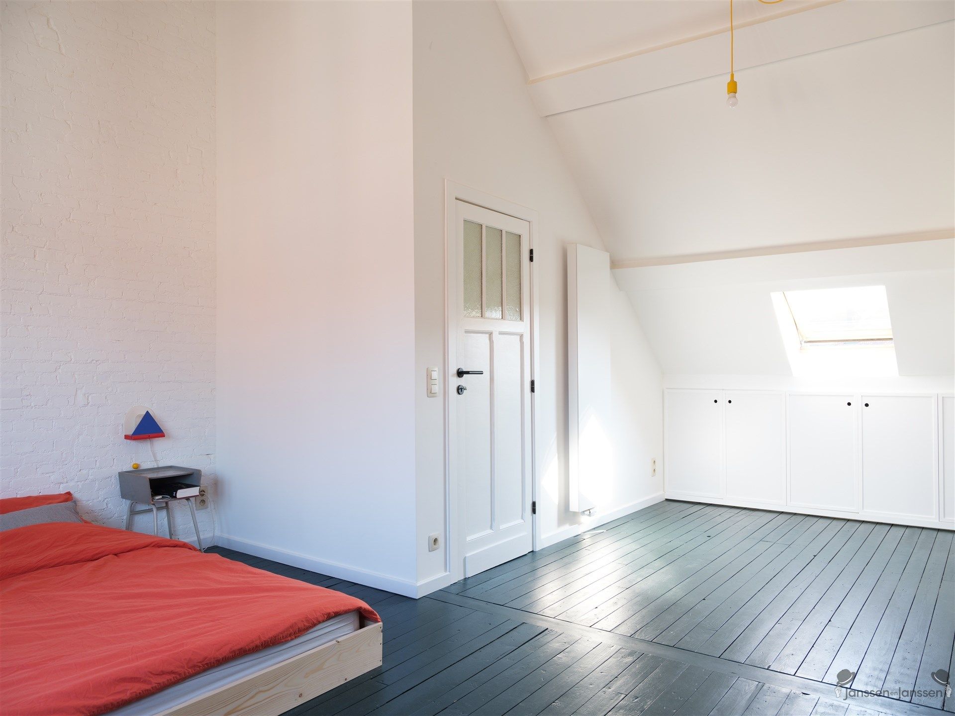 Charmant gerenoveerde woning met zonnige groene tuin foto 18