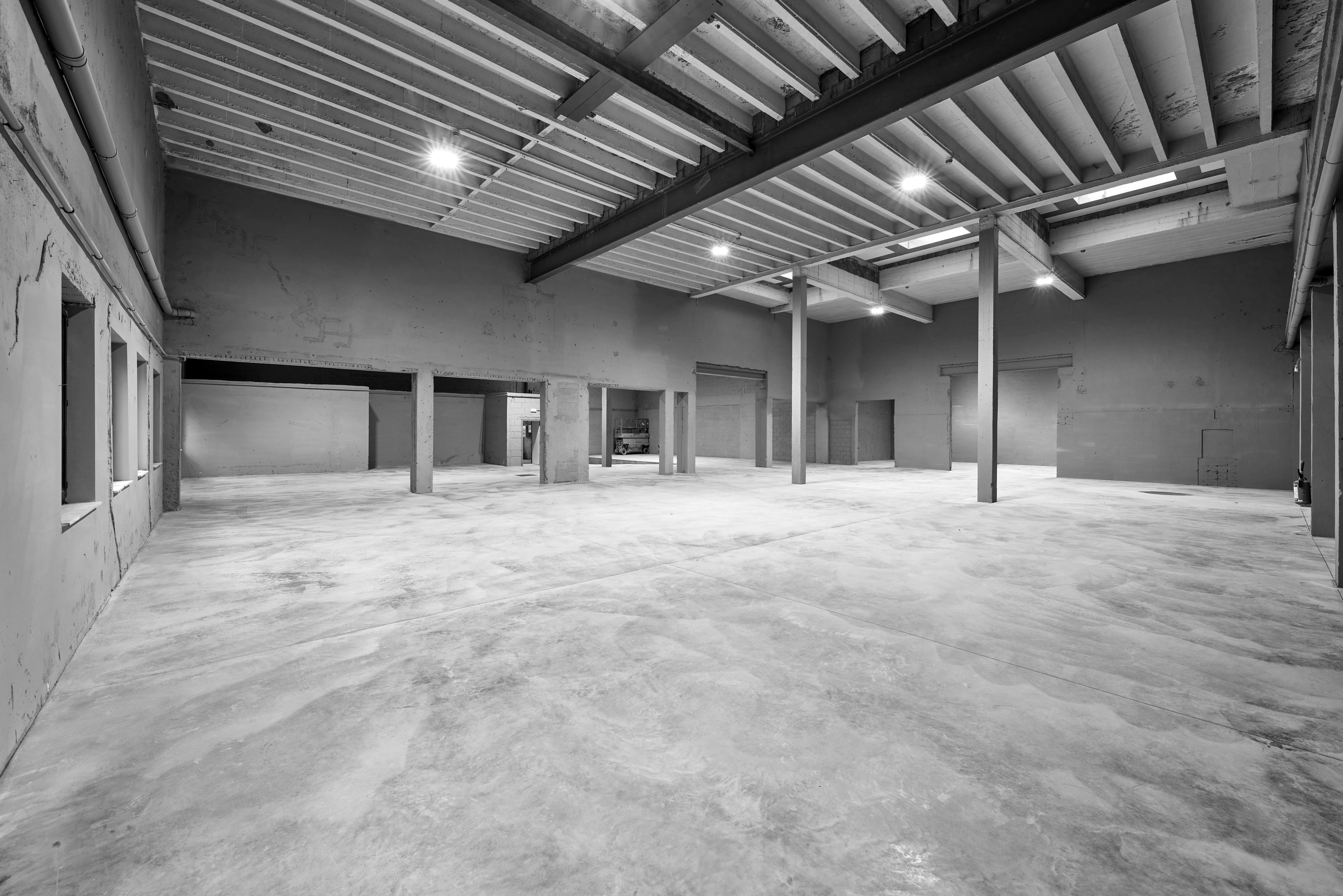 GERENOVEERDE MAGAZIJNUNIT 1200 M2 foto 35