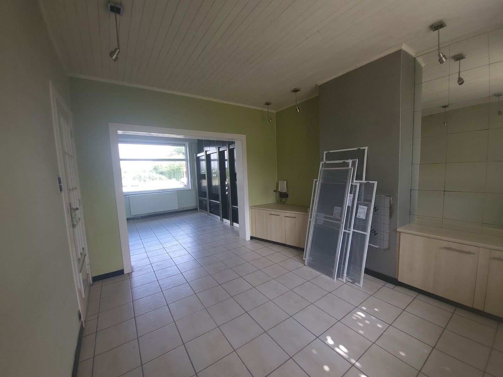 Ruime, centraal gelegen woning in Deinze foto 5