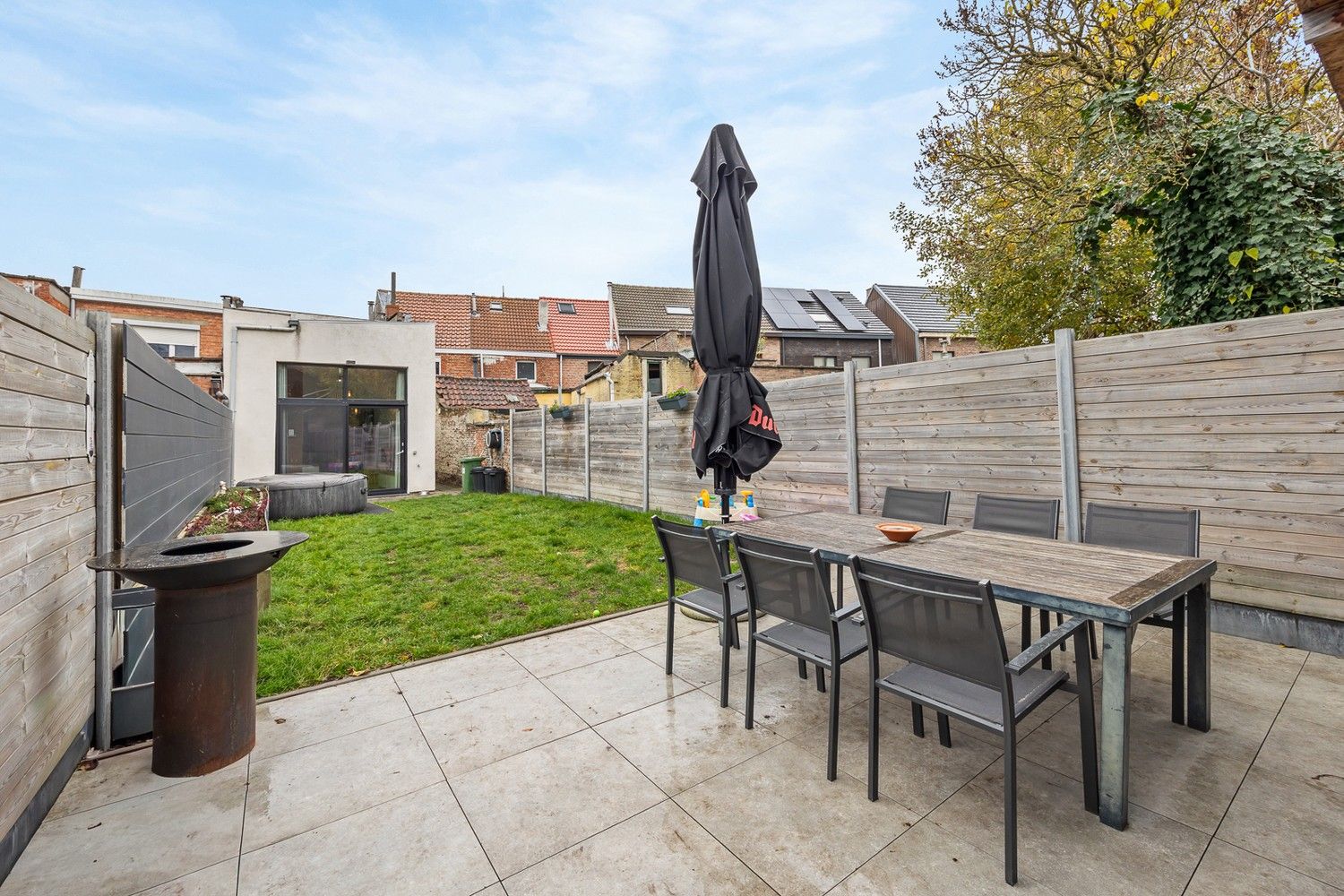 Instapklare, volledig gerenoveerde woning met hoge plafonds en zonnige tuin (±100m²) in hartje Hemiksem foto 18