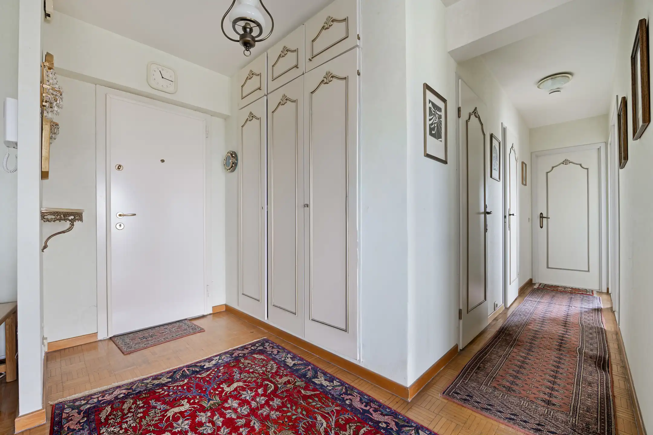 Hoekappartement met veel lichtinval en prachtig zicht, 2 slaapkamers en groot hoekterras en kelder foto 5