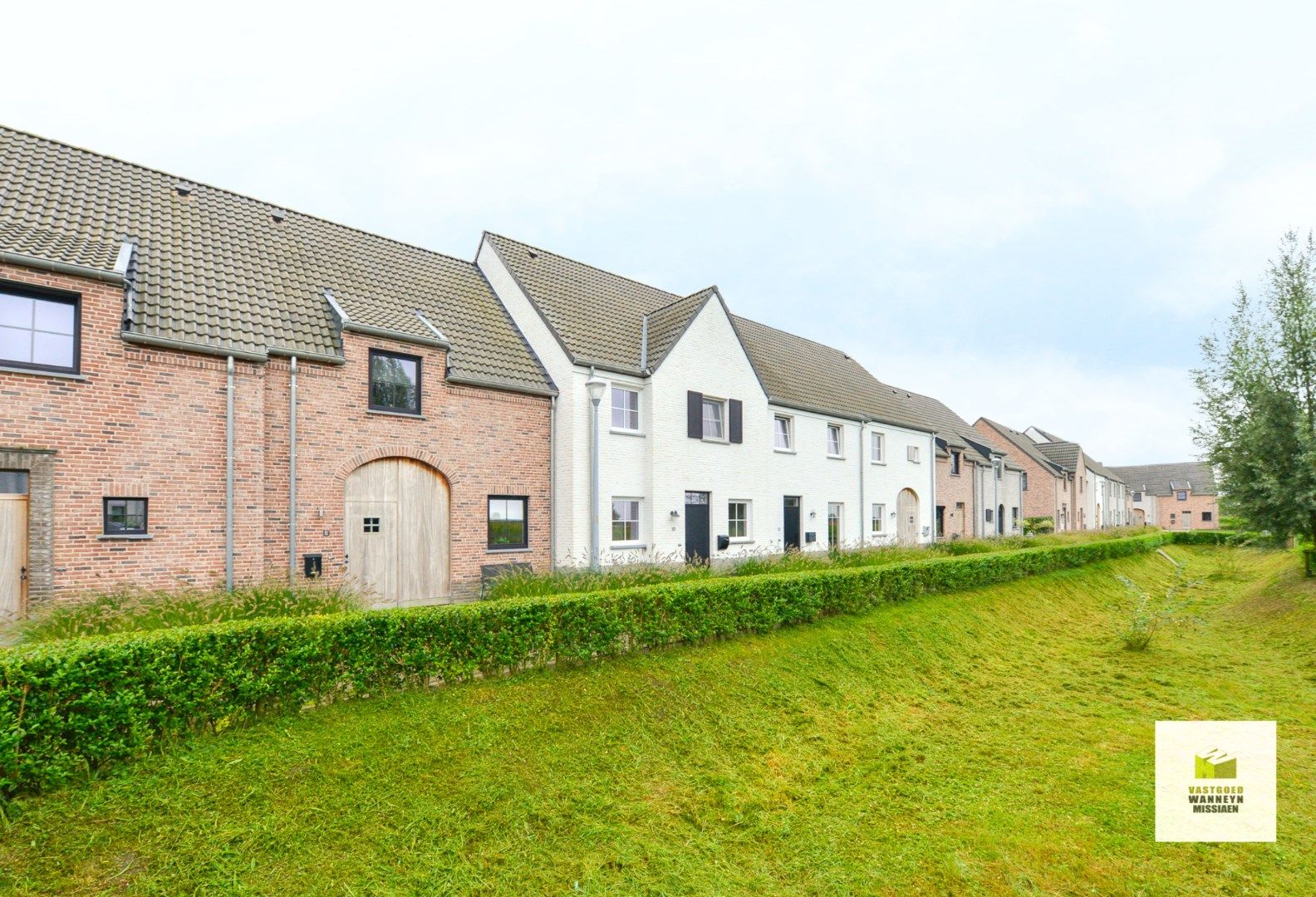 Recente en energiezuinige woning met 4 slpk, carport en parkeerplaats in doodlopende straat foto 22