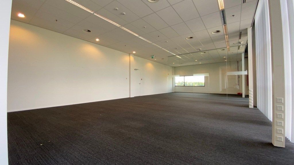 Flexibel in te delen kantoor te huur nabij R8 in Kortrijk foto 4