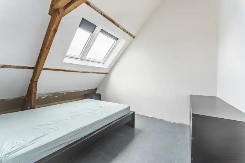 Ruime gezinswoning met 7 slaapkamers foto 10