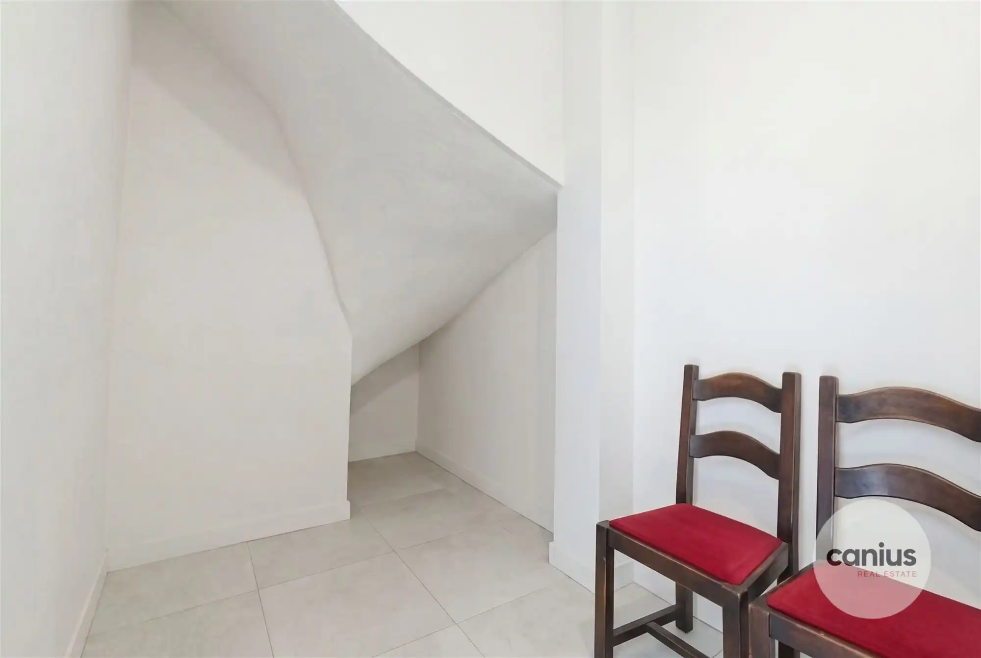 MODERNE WONING MET 3 SLKS & TUIN foto 8