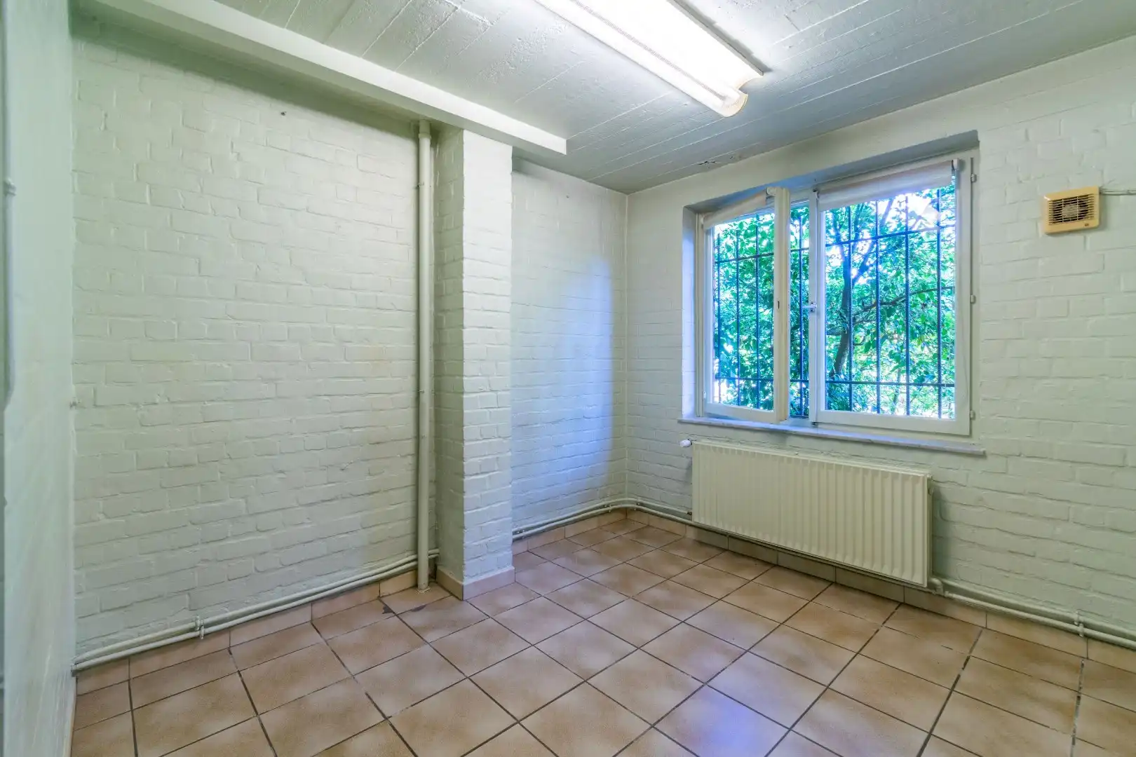 RUIME, INSTAPKLARE DRIEGEVEL BEL-ETAGE WONING ! foto 23