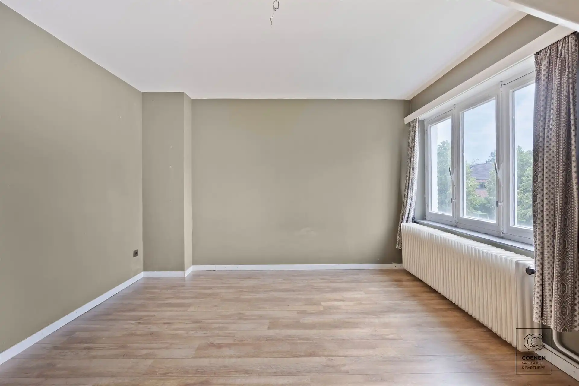Grondig te renoveren woning op een schitterende locatie! foto 15