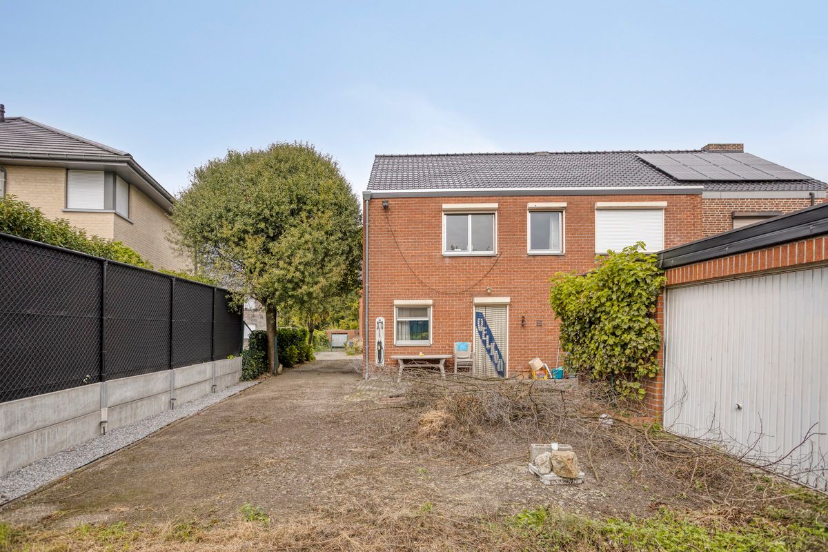 Te renoveren halfopen woning op een rustige locatie foto 16