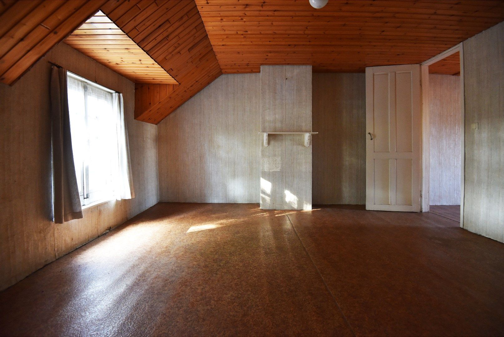 Charmante te renoveren woning  mooi gelegen te centrum Eeklo foto 6