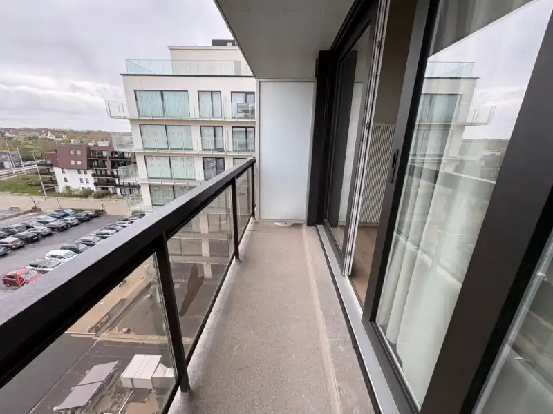 Zongerichte studio op het 6de verdieping foto 5