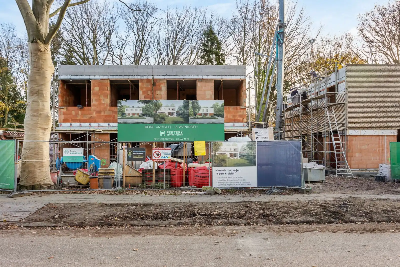 RODE KRUISLEI foto {{pictureIndex}}