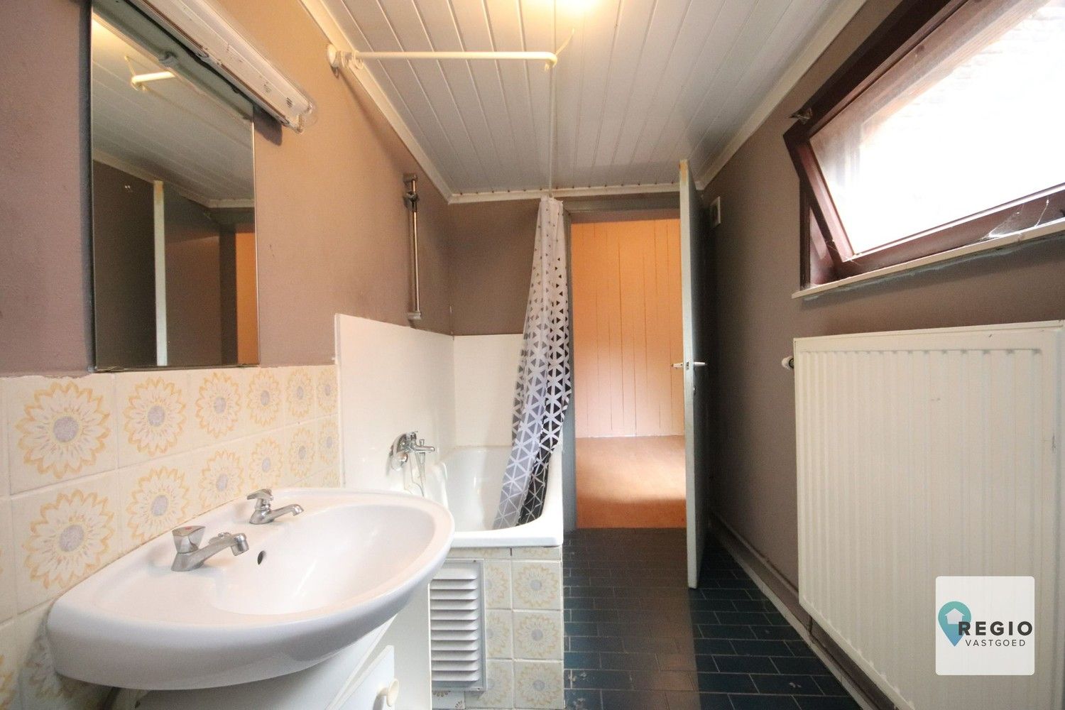 Te renoveren woning te Gentbrugge, Sas- en Bassijnwijk. foto 13