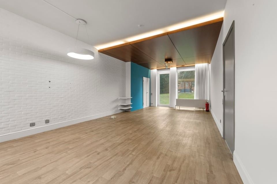 RUIME KANTOORRUIMTE VLAKBIJ HET CENTRUM VAN SINT-TRUIDEN foto 8