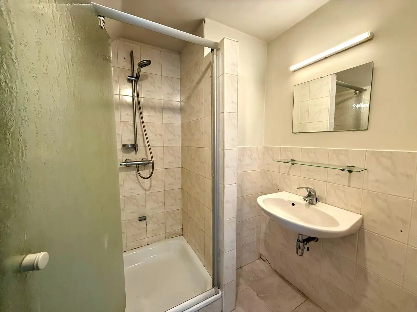 Dakappartement met 2 slaapkamers, 2 douchekamers en parkeerplaats foto 18