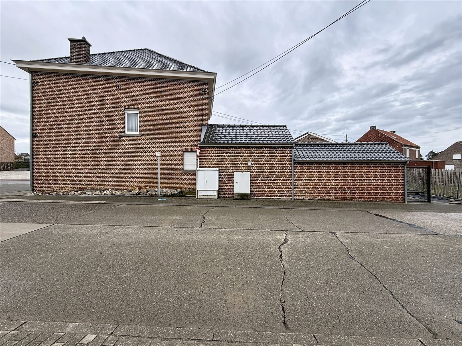 Ruime woning met 4 slpks en verhuurde studio + tuin foto 33