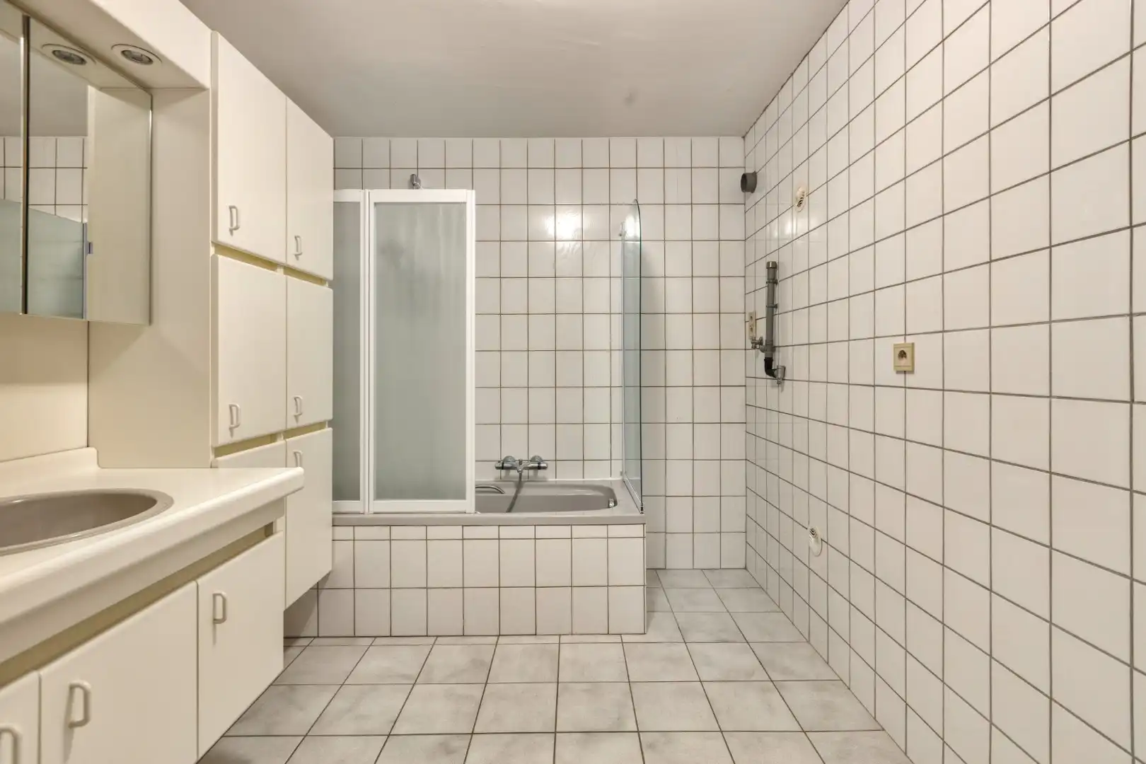 Centraal gelegen appartement met 3 slaapkamers en ruime garage !  foto 19