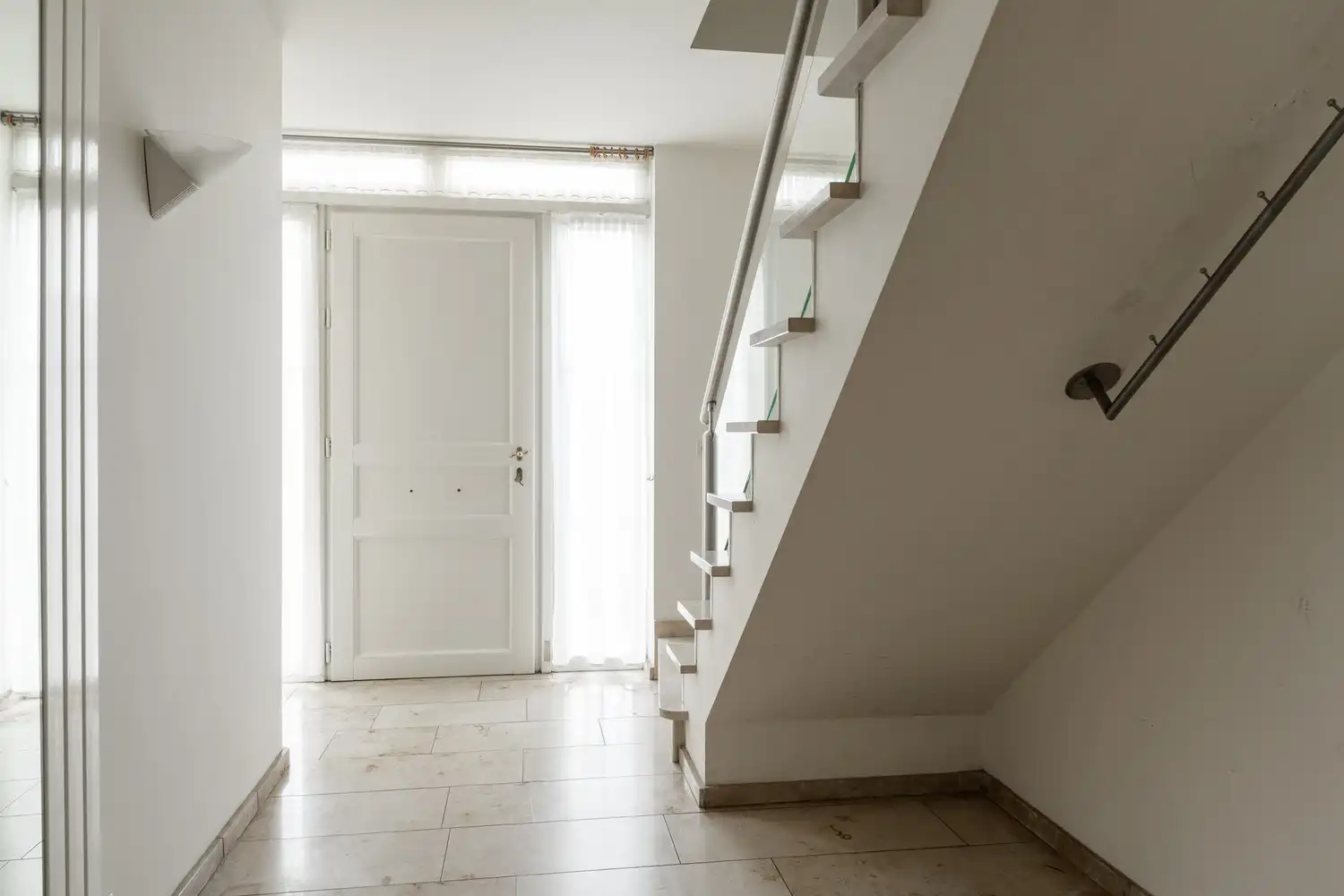 BEDRIJFSPAND MET CONCIERGEWONING foto 41