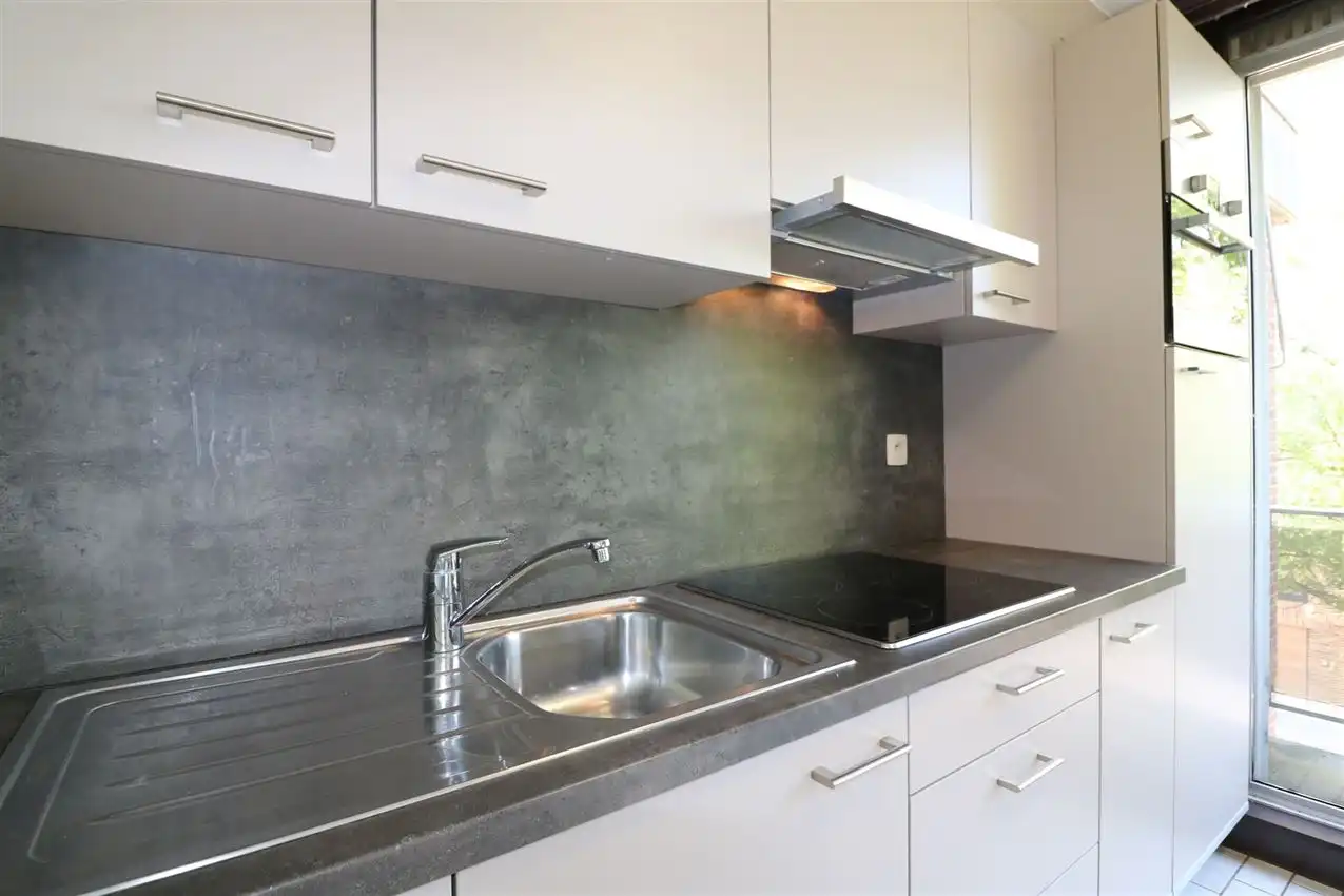 Zonnig appartement met 2 slaapkamers en garage op zeer goede, rustige locatie foto 7