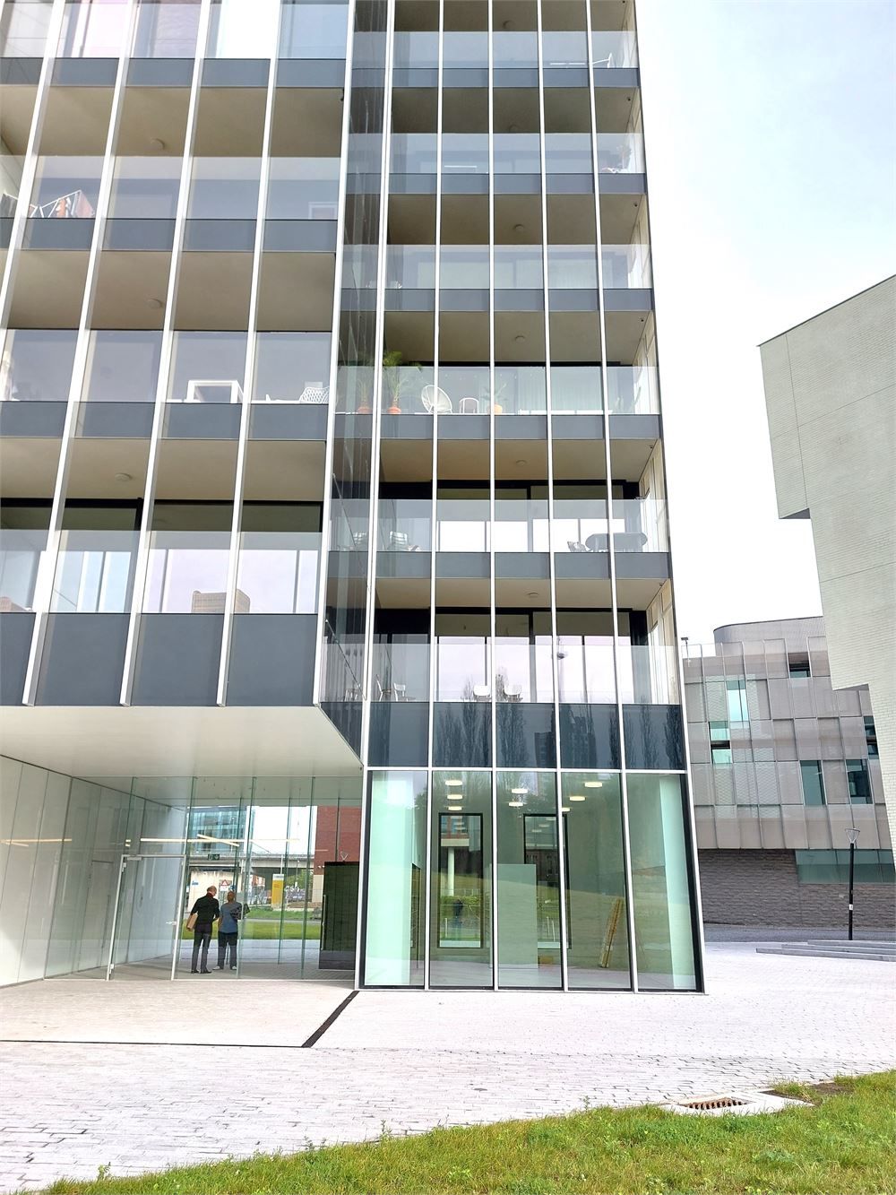 Nieuwbouw luxe appartment met autotaanplaats en fietsenberging foto {{pictureIndex}}