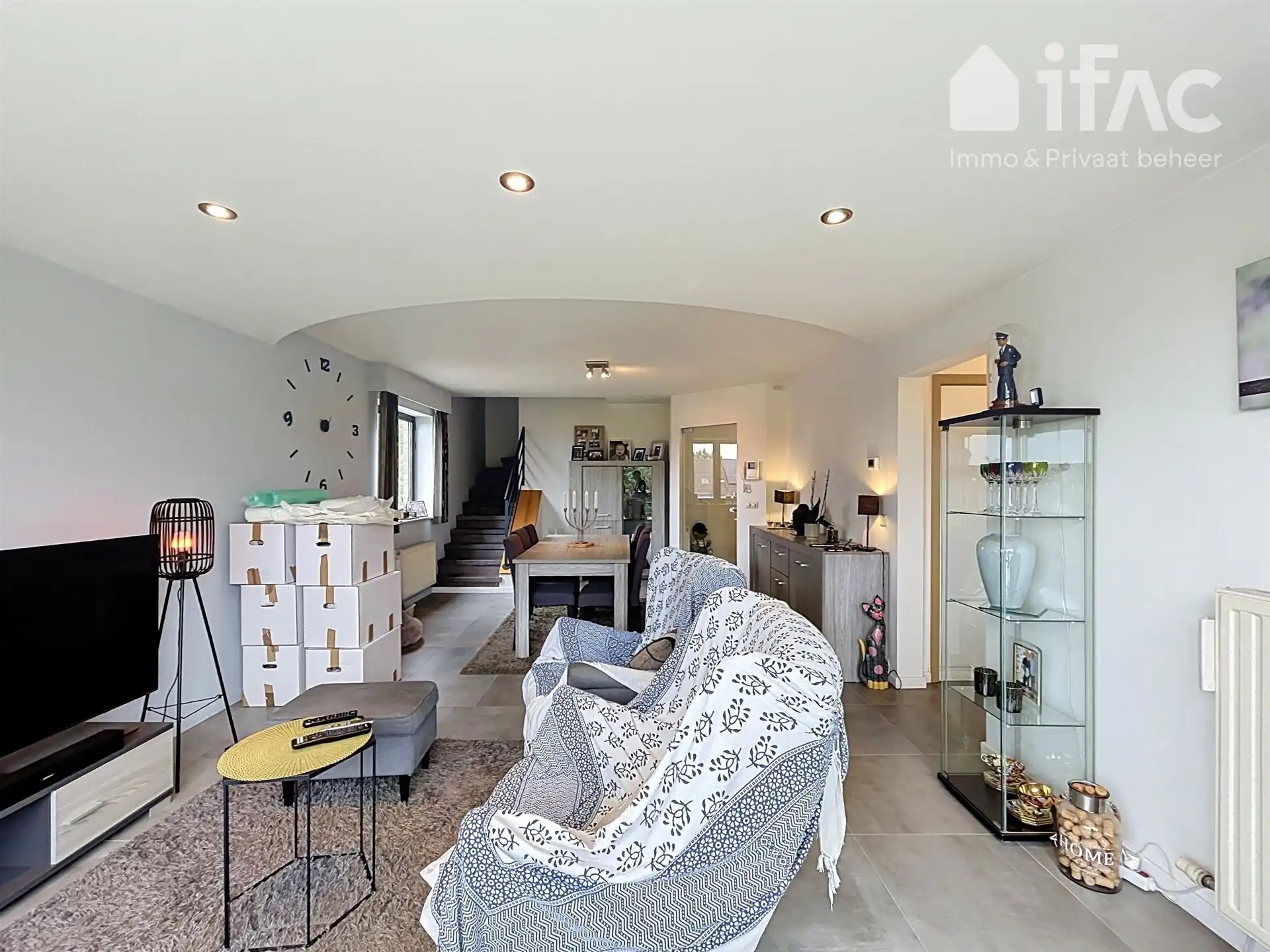 Moderne duplex met 3 slaapkmrs leuk terras en dubbele garage foto 3